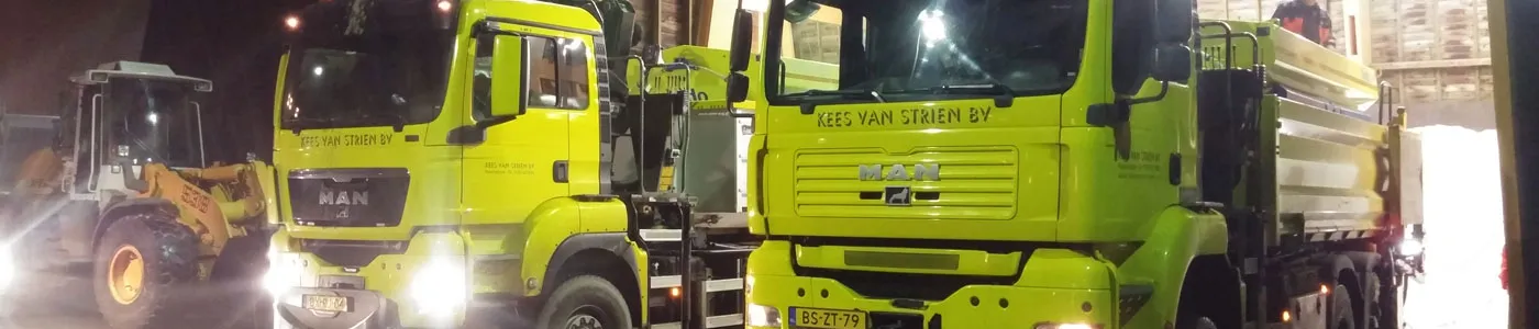 Graafmachines van Kees van Strien B.V. op locatie